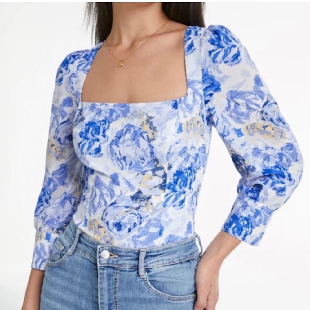 Commense Women's 3/4 Puffy
NWT,
Sleeve Square Neckline Blue/ White Rose Top
